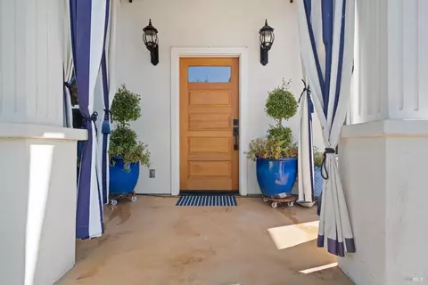 Entry Way - 620 Brown St, Healdsburg, CA 95448 photo 2 of 4