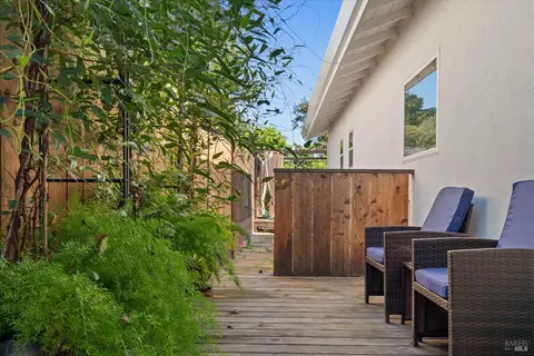 Exterior - 620 Brown St, Healdsburg, CA 95448 photo 6 of 12