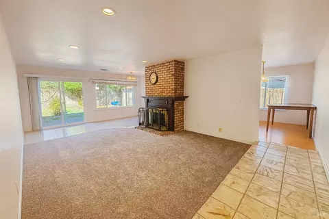 Living - 2859 Elmhurst Cir, Fairfield, CA 94533 photo 1 of 5