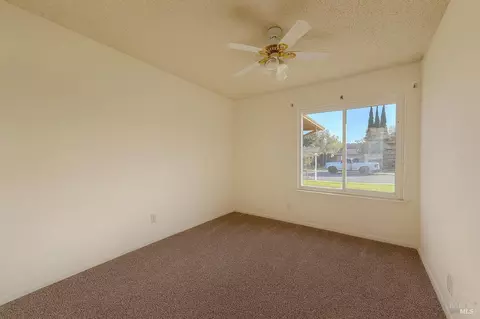 Bedroom - 2859 Elmhurst Cir, Fairfield, CA 94533 photo 2 of 3