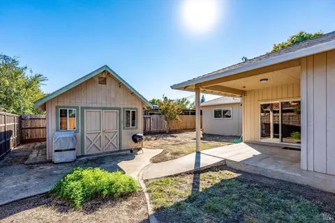 Exterior - 1476 Thomas Dr, Napa, CA 94558 photo 6 of 7