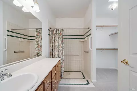 Bath - 1476 Thomas Dr, Napa, CA 94558 photo 1 of 4