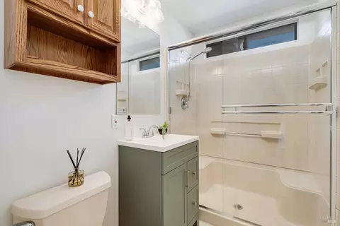 Bath - 1476 Thomas Dr, Napa, CA 94558 photo 4 of 4