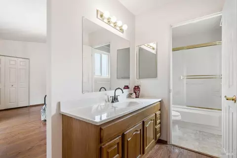 Bath - 1275 Granada St, Vallejo, CA 94591 photo 1 of 2