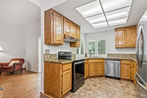 Kitchen - 1275 Granada St, Vallejo, CA 94591 photo 2 of 3