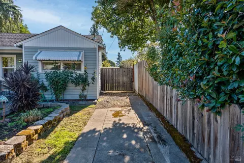 Exterior - 1169 Elm St, Ukiah, CA 95482 photo 9 of 9