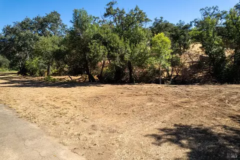 0 University St #B, Cloverdale, CA 95425