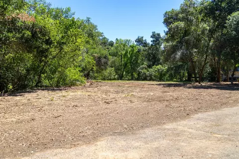 0 University St #A, Cloverdale, CA 95425
