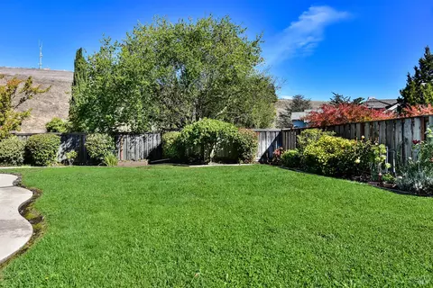 Exterior - 2728 Terry Ct, Pinole, CA 94564 photo 5 of 11