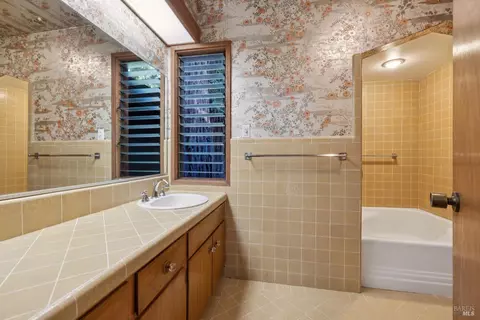 Bath - 6935 Lucas Valley Rd, Nicasio, CA 94946 photo 2 of 3