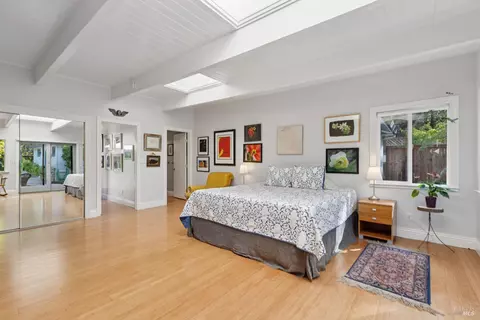 Bedroom - 1030 Yell Ln, Glen Ellen, CA 95442 photo 3 of 7