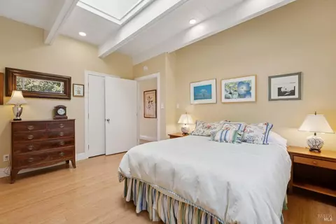Bedroom - 1030 Yell Ln, Glen Ellen, CA 95442 photo 6 of 7
