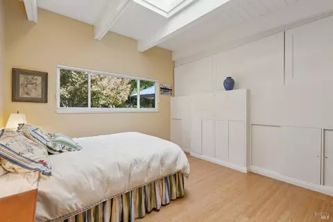 Bedroom - 1030 Yell Ln, Glen Ellen, CA 95442 photo 5 of 7