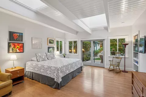 Bedroom - 1030 Yell Ln, Glen Ellen, CA 95442 photo 1 of 7