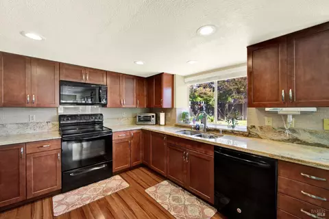 Kitchen - 240 Fuller Ln, Dixon, CA 95620 photo 3 of 7