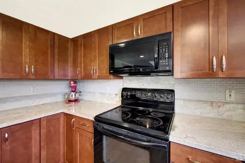 Kitchen - 240 Fuller Ln, Dixon, CA 95620 photo 7 of 7
