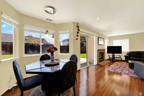 Dining - 240 Fuller Ln, Dixon, CA 95620 photo 2 of 2