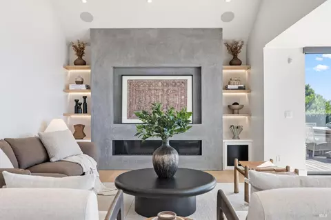 Living - 2 Audrey Ct, Tiburon, CA 94920 photo 4 of 10