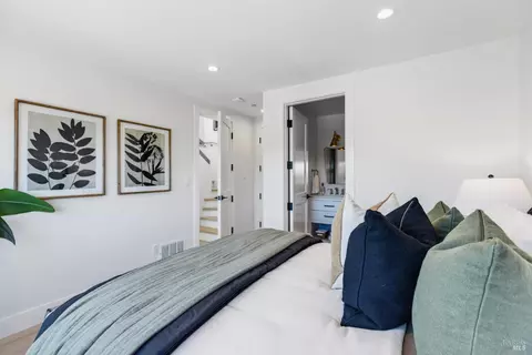 Bedroom - 2 Audrey Ct, Tiburon, CA 94920 photo 10 of 10