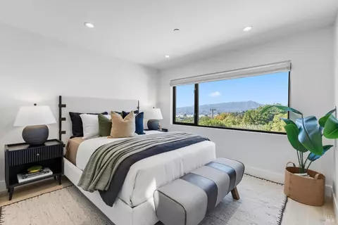 Bedroom - 2 Audrey Ct, Tiburon, CA 94920 photo 9 of 10