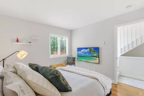 Bedroom - 52 Park Ter, Mill Valley, CA 94941 photo 5 of 6