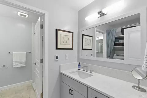 Bath - 52 Park Ter, Mill Valley, CA 94941 photo 2 of 5