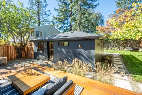 Exterior - 851 Second St E, Sonoma, CA 95476 photo 3 of 9