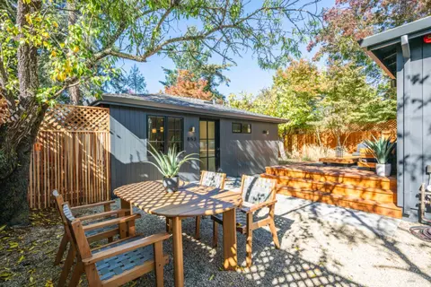 Exterior - 851 Second St E, Sonoma, CA 95476 photo 4 of 9