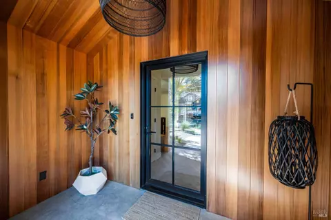 Entry Way - 851 Second St E, Sonoma, CA 95476 photo 1 of 3