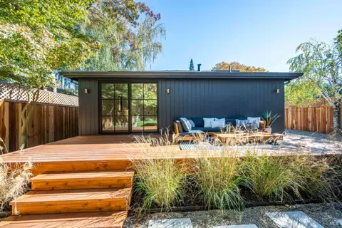 Exterior - 851 Second St E, Sonoma, CA 95476 photo 8 of 9