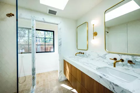 Bath - 851 Second St E, Sonoma, CA 95476 photo 1 of 3