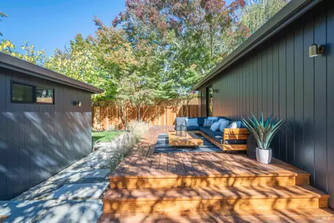 Exterior - 851 Second St E, Sonoma, CA 95476 photo 5 of 9