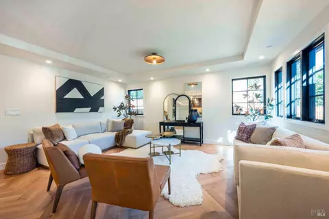 Living - 851 Second St E, Sonoma, CA 95476 photo 1 of 4