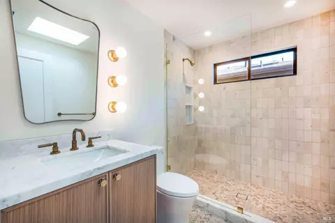 Bath - 851 Second St E, Sonoma, CA 95476 photo 3 of 3
