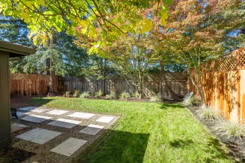 Exterior - 851 Second St E, Sonoma, CA 95476 photo 7 of 9
