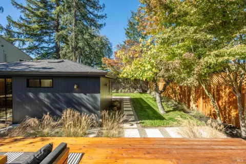 Exterior - 851 Second St E, Sonoma, CA 95476 photo 6 of 9