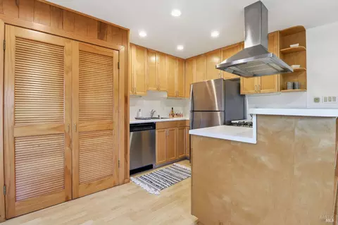 Kitchen - 19 Cushing Dr, Mill Valley, CA 94941 photo 5 of 6