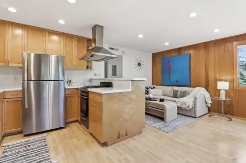 Kitchen - 19 Cushing Dr, Mill Valley, CA 94941 photo 4 of 6
