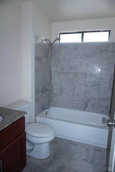 Bath - 1048 Topsail Dr, Vallejo, CA 94591 photo 1 of 1
