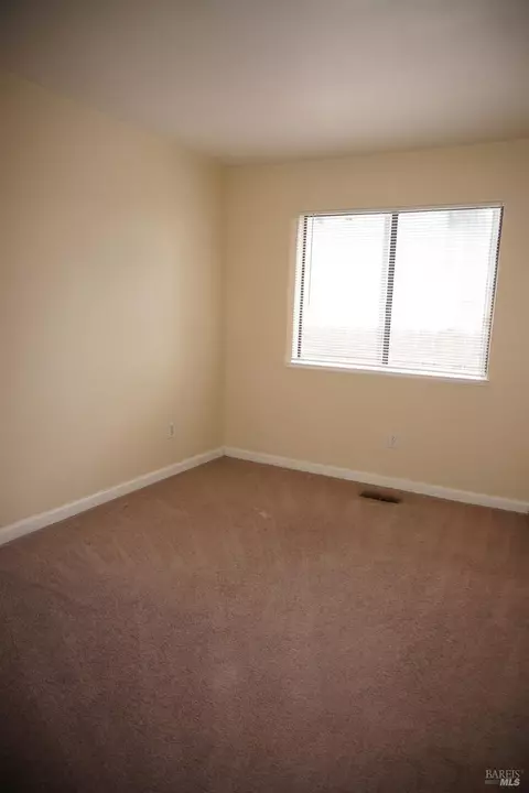 Bedroom - 1048 Topsail Dr, Vallejo, CA 94591 photo 3 of 3