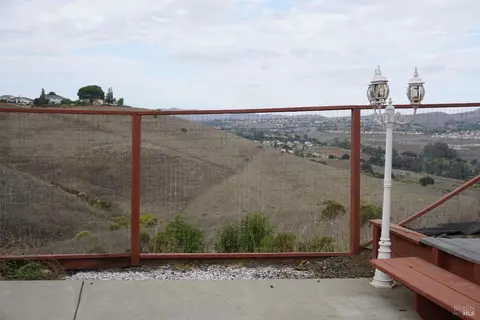 Exterior - 1048 Topsail Dr, Vallejo, CA 94591 photo 9 of 11