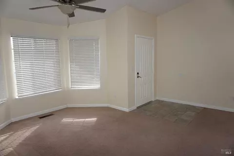 Living - 1048 Topsail Dr, Vallejo, CA 94591 photo 2 of 4