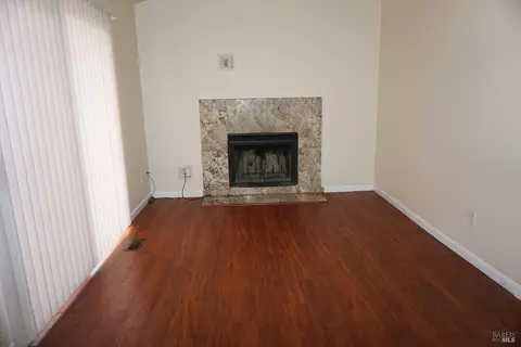 Living - 1048 Topsail Dr, Vallejo, CA 94591 photo 4 of 4