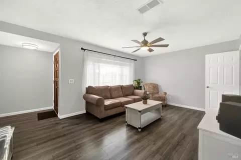 2051 Thrush Way, Fairfield, CA 94533 photo 10