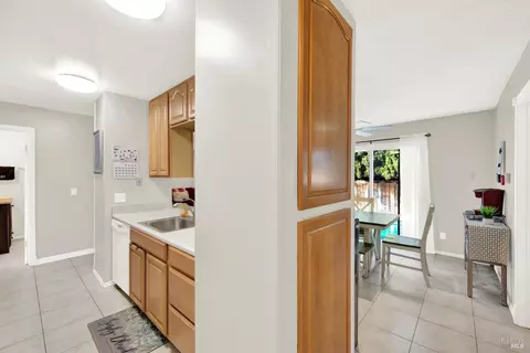 2051 Thrush Way, Fairfield, CA 94533 photo 13