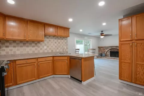 Kitchen - 245 Pumice Ct, Vallejo, CA 94589 photo 2 of 3
