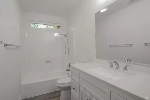 Bath - 245 Pumice Ct, Vallejo, CA 94589 photo 2 of 2