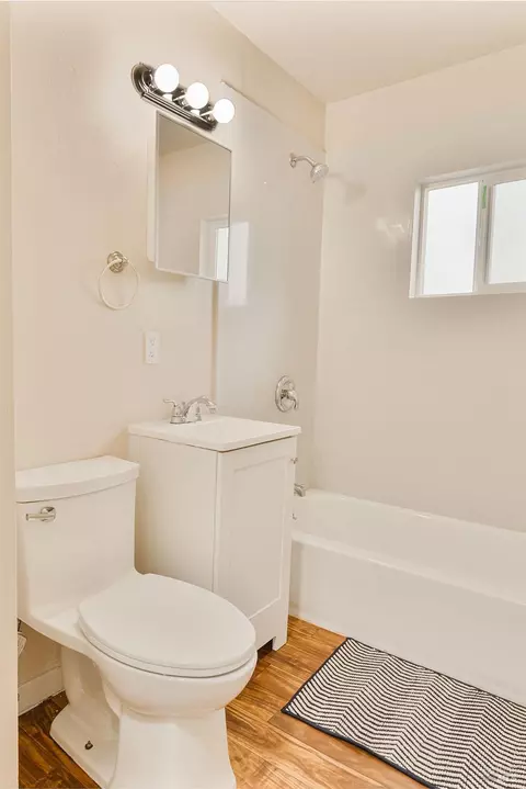 Bath - 1005 Atherton St, Vallejo, CA 94590 photo 2 of 2
