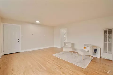 Living - 1005 Atherton St, Vallejo, CA 94590 photo 2 of 5