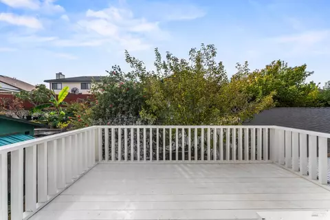 Exterior - 309 Pinto Ct, Vallejo, CA 94591 photo 6 of 9